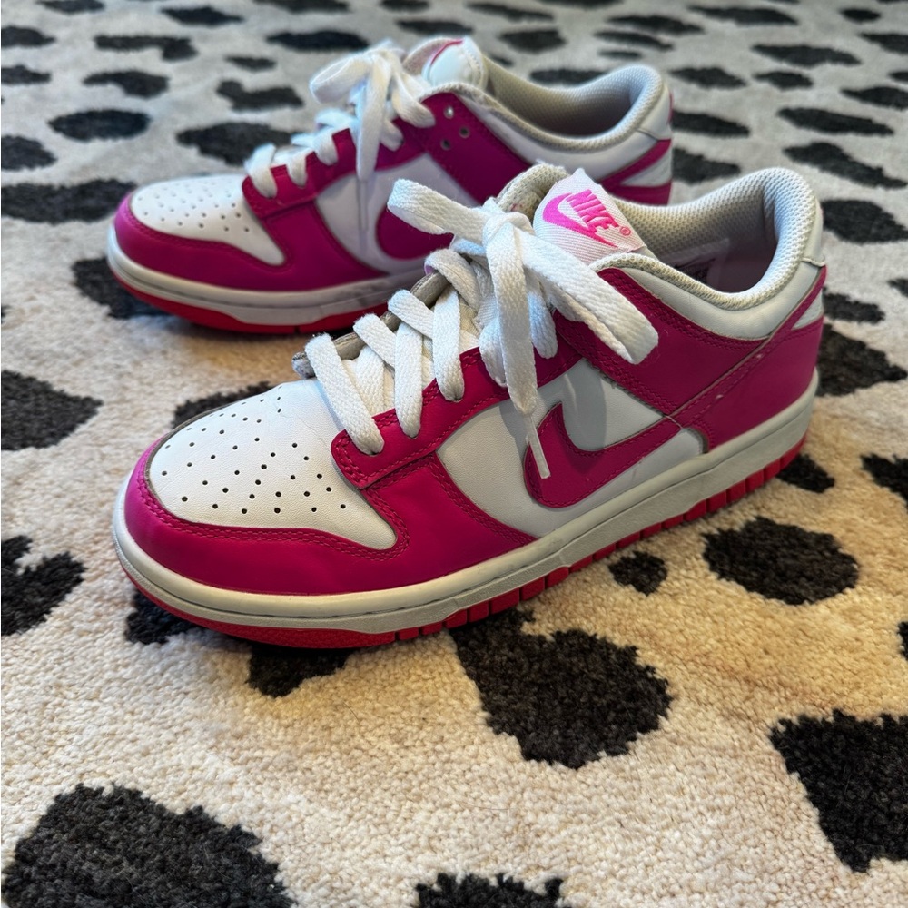 Big Kids' Nike Dunk Low Sneakers 5Y White/Laser Fuchsia